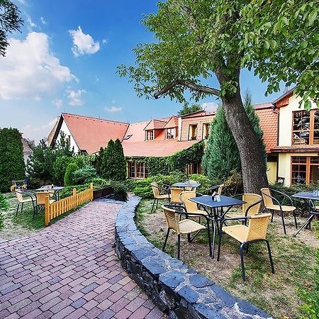 Restaurace A Penzion U Palecku Skuteč Екстериор снимка