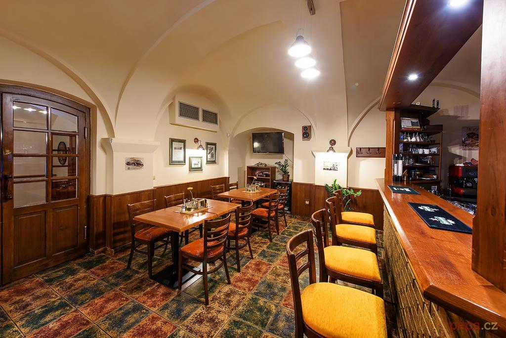 Restaurace A Penzion U Palecku Skuteč Екстериор снимка